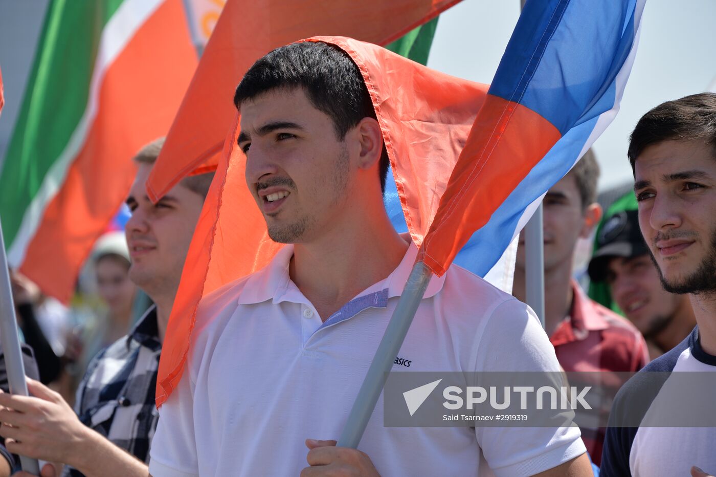 Russia celebrates National Flag Day