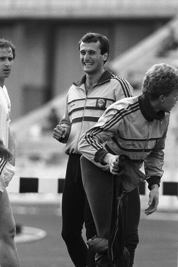 Athlete Robert Emmiyan