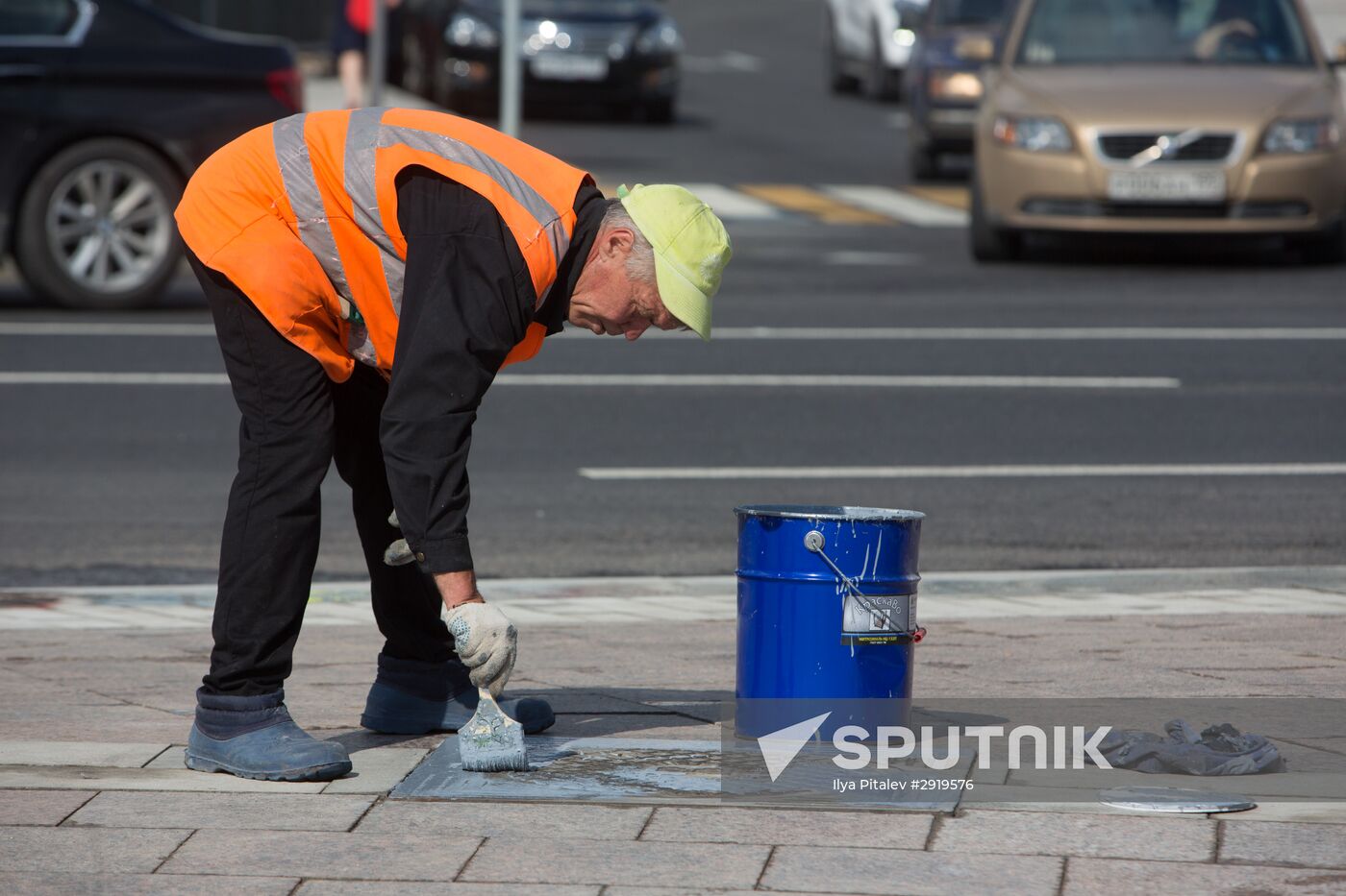 Improvement works on Arbat Square