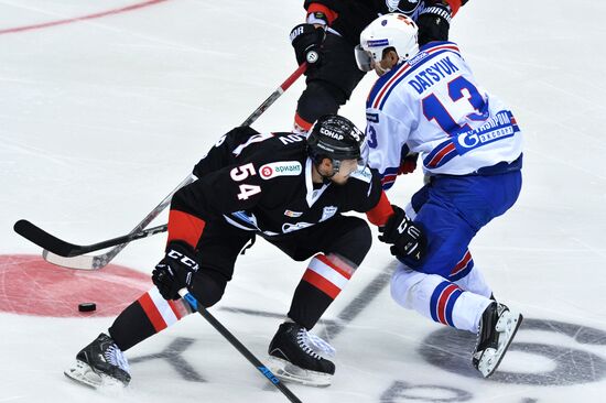 Kontinental Hockey League. Traktor vs. SKA