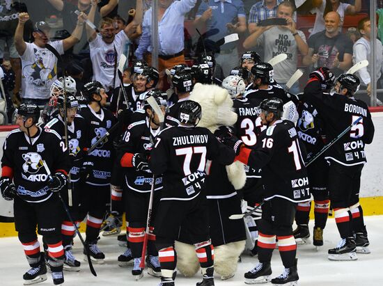 Kontinental Hockey League. Traktor vs. SKA