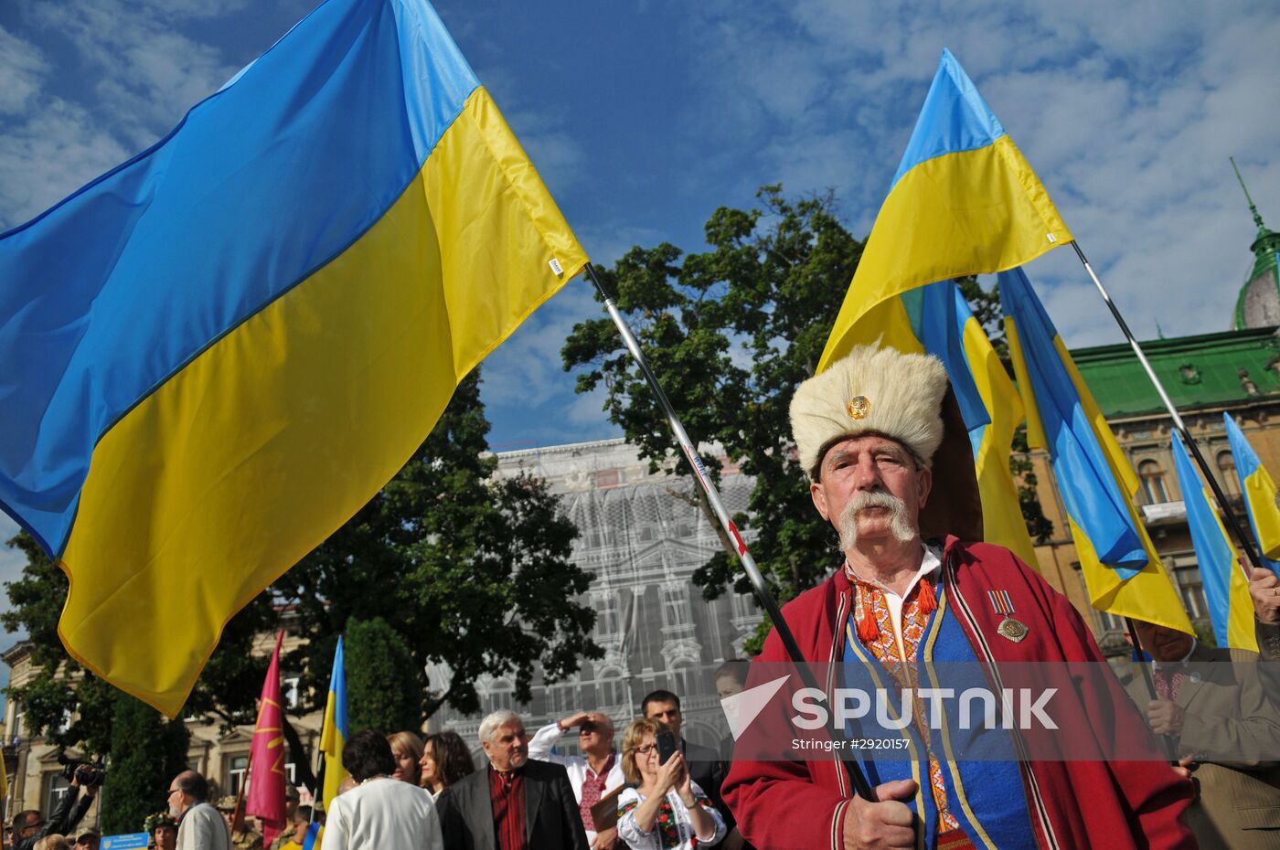 Military parade on 25th anniversary of Independence Day