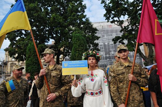 Military parade on 25th anniversary of Independence Day