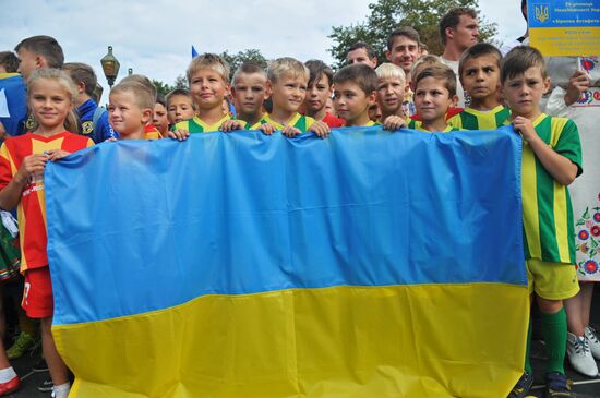 Military parade on 25th anniversary of Independence Day
