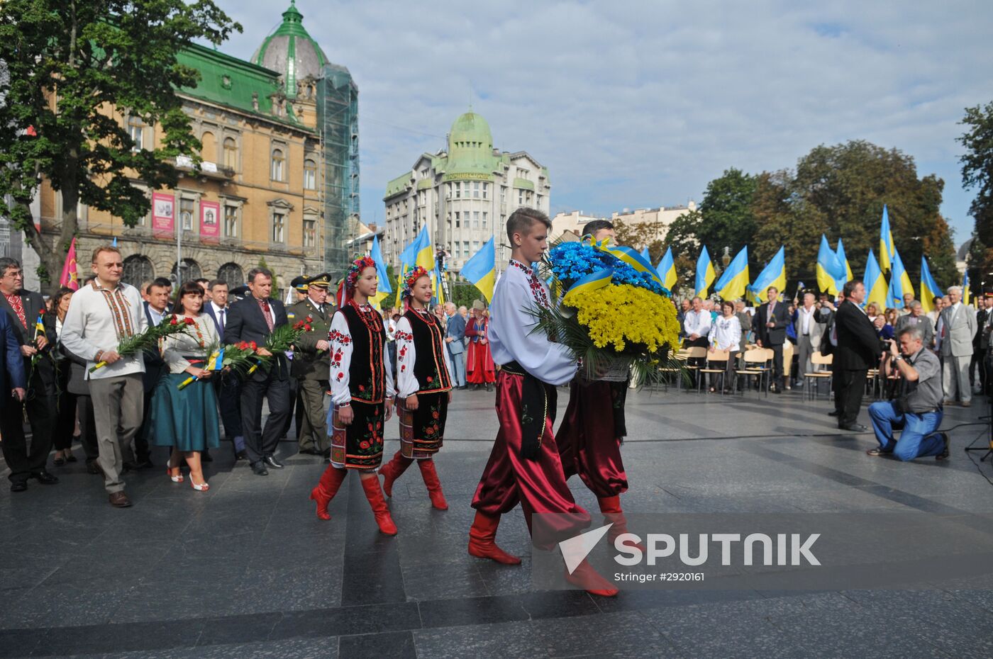 Military parade on 25th anniversary of Independence Day