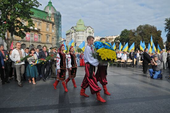Military parade on 25th anniversary of Independence Day