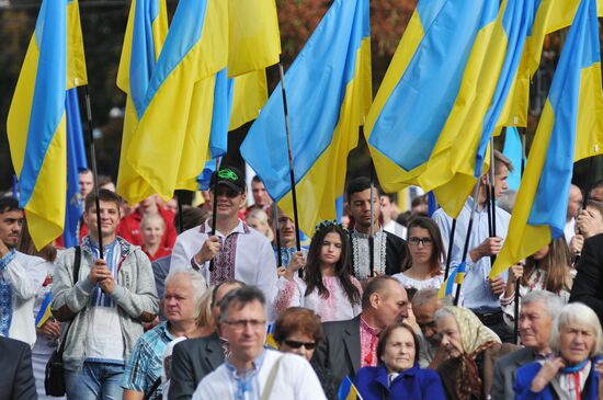 Military parade on 25th anniversary of Independence Day