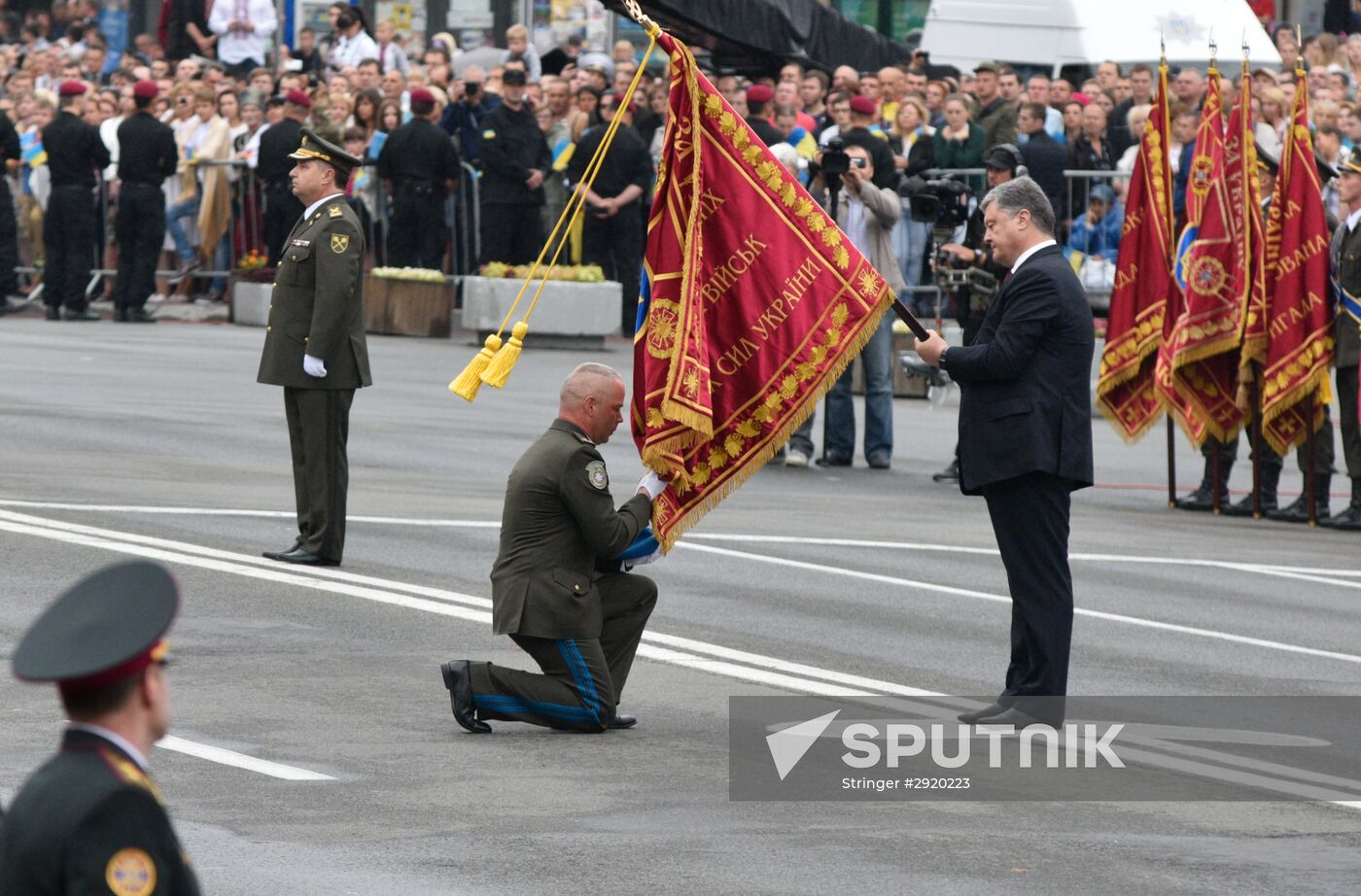Military parade on 25th anniversary of Independence Day