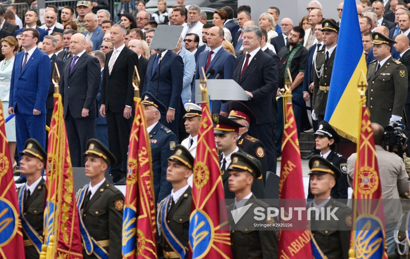 Military parade on 25th anniversary of Independence Day