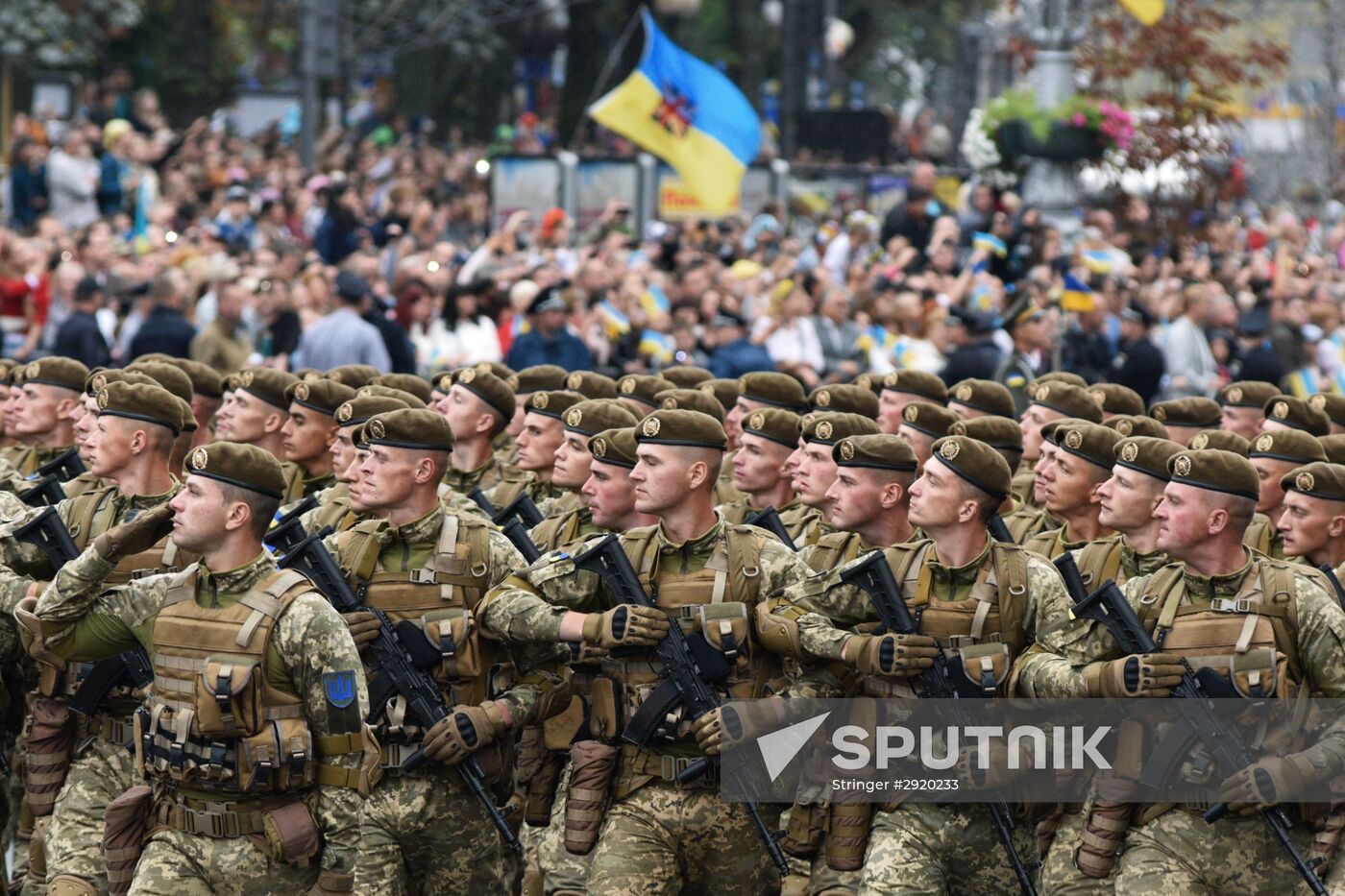 Military parade on 25th anniversary of Independence Day