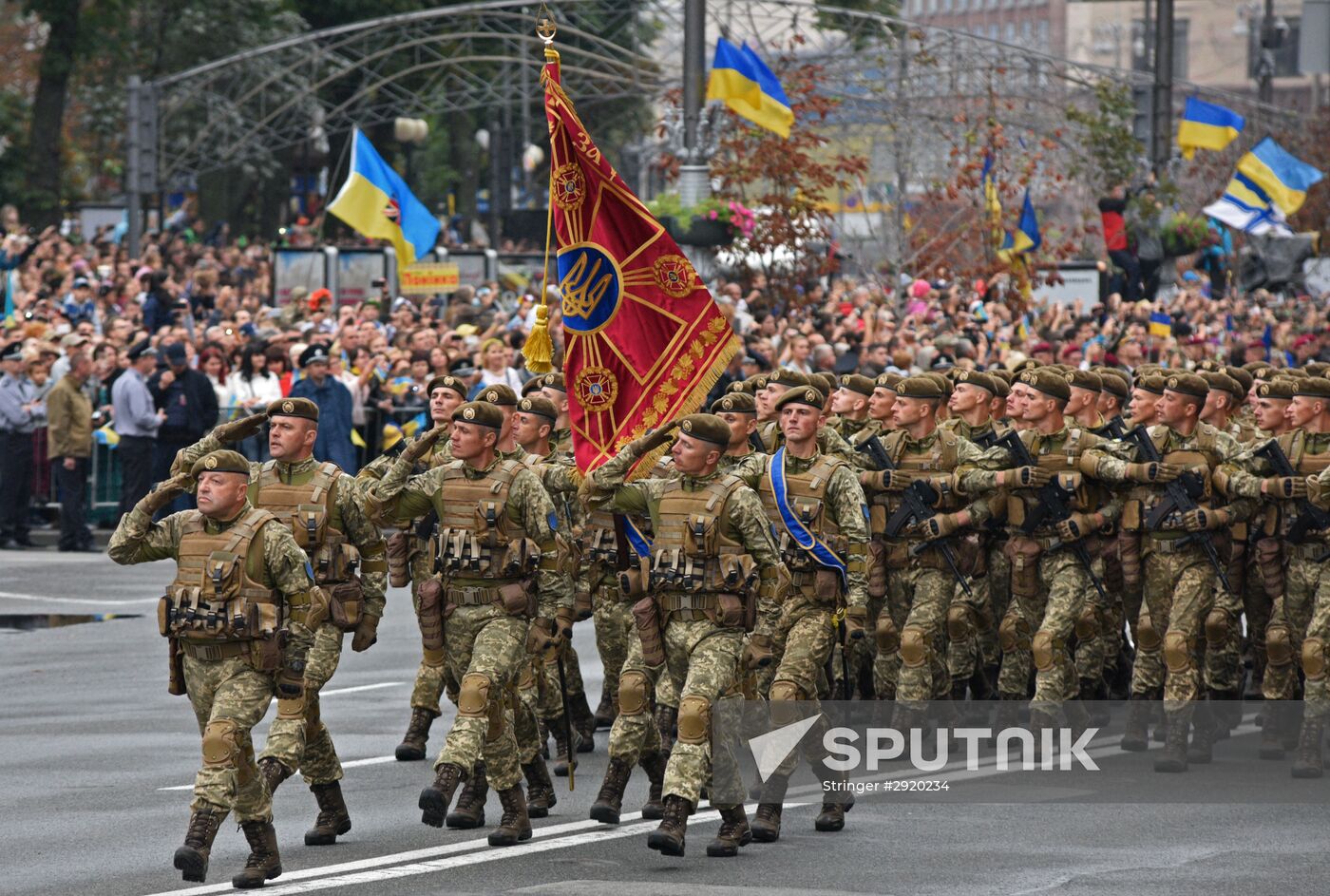 Military parade on 25th anniversary of Independence Day