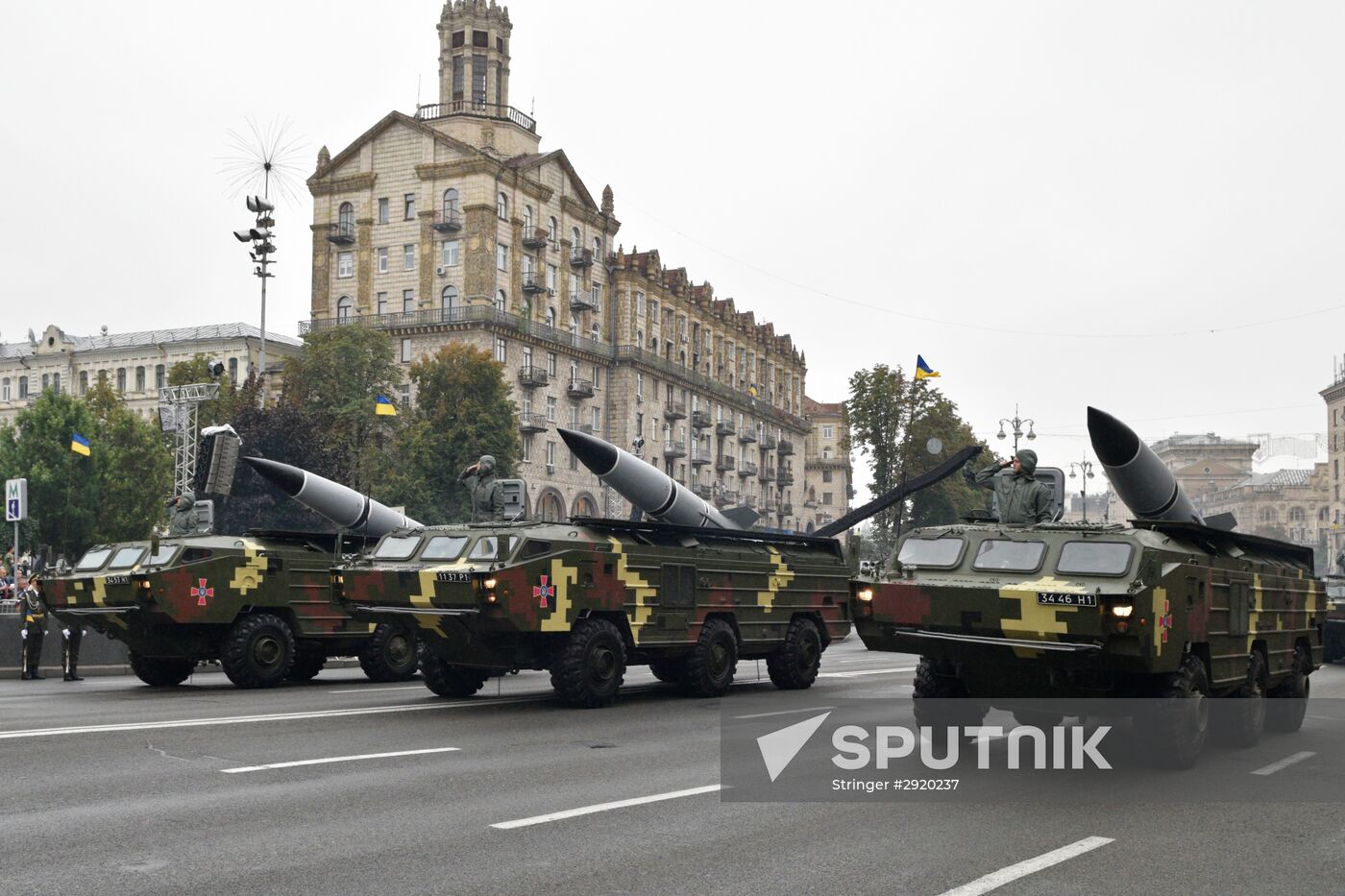 Military parade on 25th anniversary of Independence Day