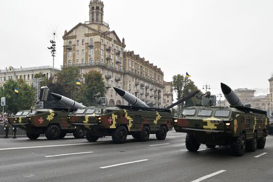 Military parade on 25th anniversary of Independence Day