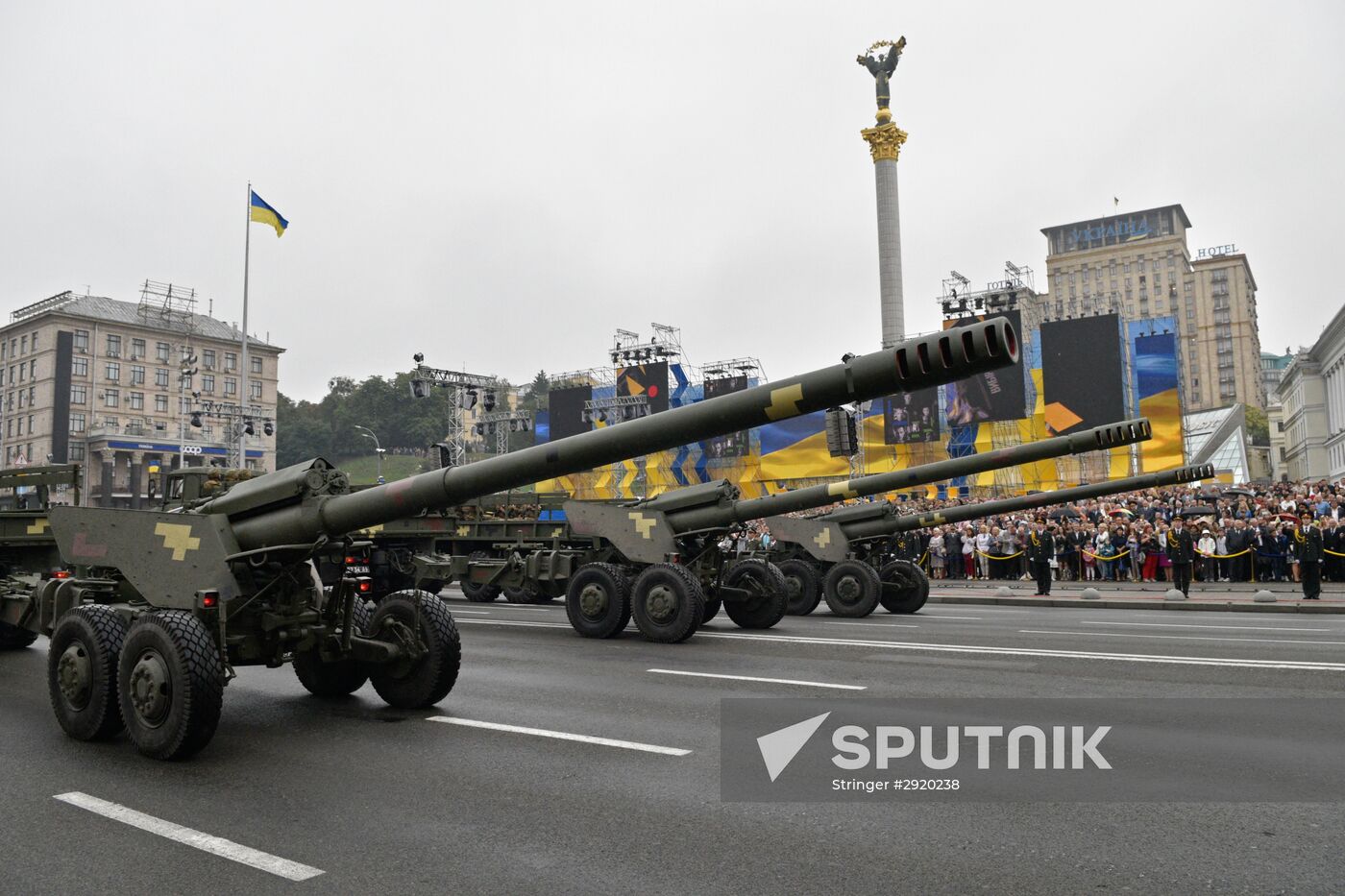 Military parade on 25th anniversary of Independence Day