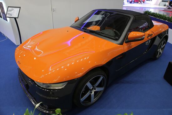 Moscow International Automobile Salon. Day two