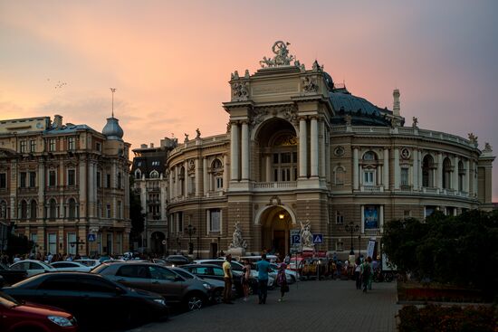 Cities of the world. Odessa