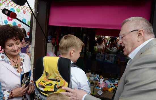 LDPR leader Vladimir Zhirinovsky visits Back to School market