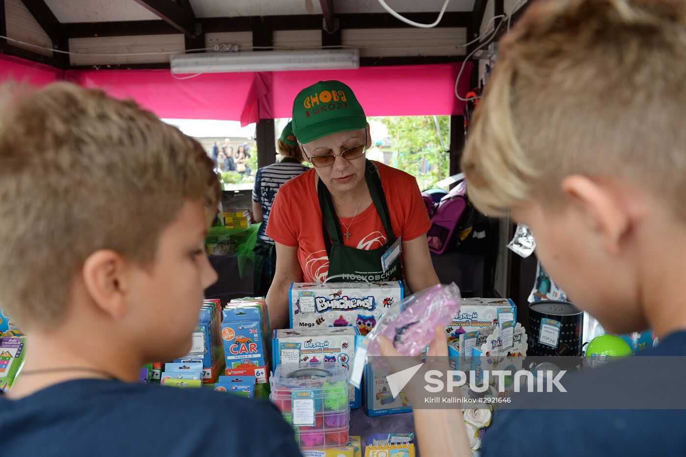 LDPR leader Vladimir Zhirinovsky visits Back to School market