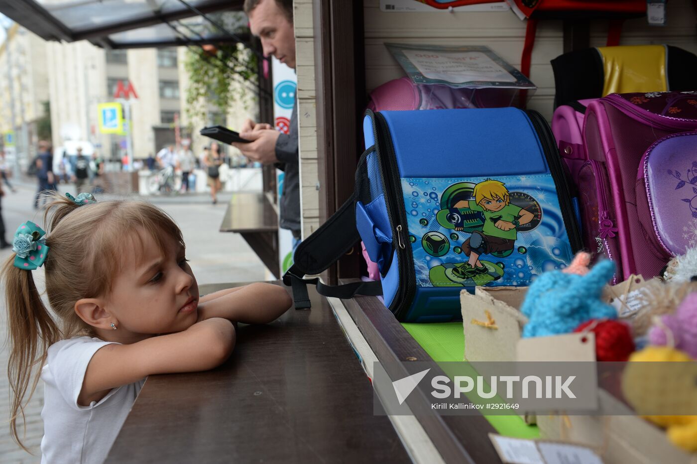 LDPR leader Vladimir Zhirinovsky visits Back to School market