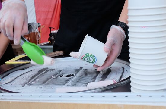 Selling ECO-icecream in Moscow