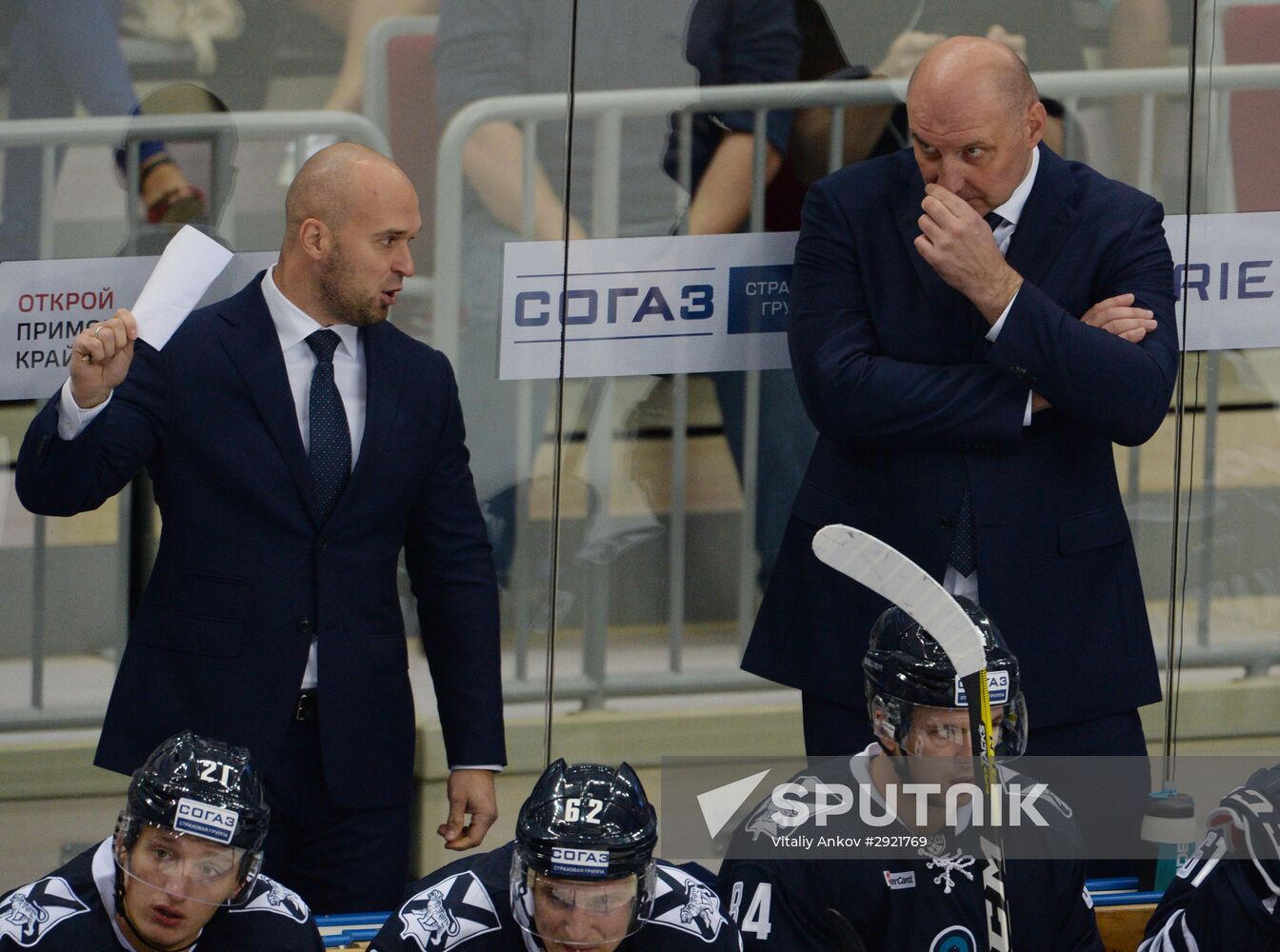 Kontinental Hockey League. Admiral vs. Lokomotiv