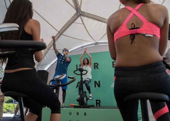 Yelena Isinbaeva holds open training