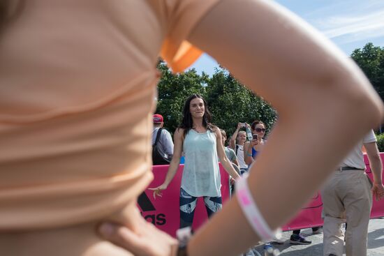 Yelena Isinbaeva holds open training