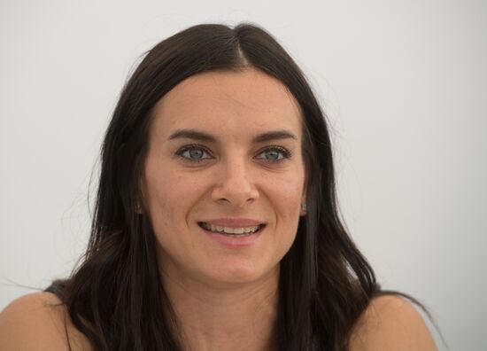Yelena Isinbaeva holds open training