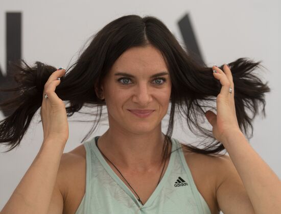 Yelena Isinbaeva holds open training