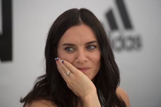 Yelena Isinbaeva holds open training