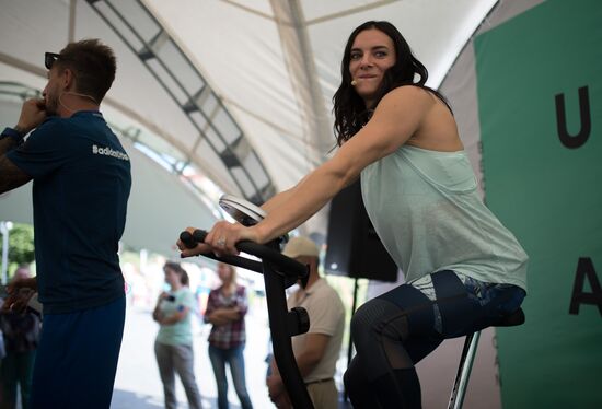Yelena Isinbaeva holds open training