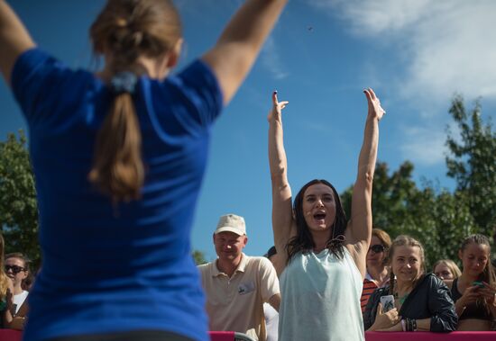 Yelena Isinbaeva holds open training