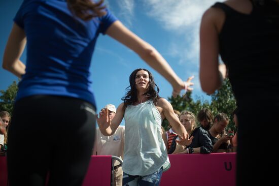 Yelena Isinbaeva holds open training