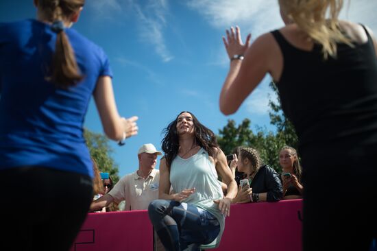 Yelena Isinbaeva holds open training
