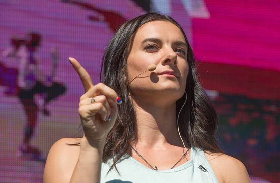 Yelena Isinbaeva holds open training