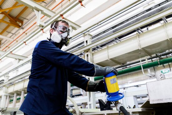 Russian Defense Minister Sergey Shoigu visits Krasnoyarsk machine-building plant