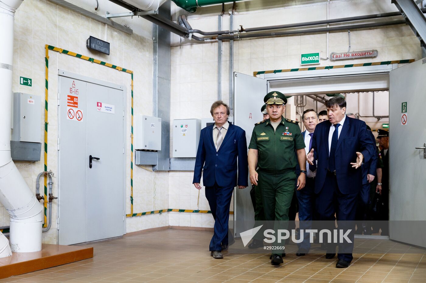 Russian Defense Minister Sergey Shoigu visits Krasnoyarsk machine-building plant