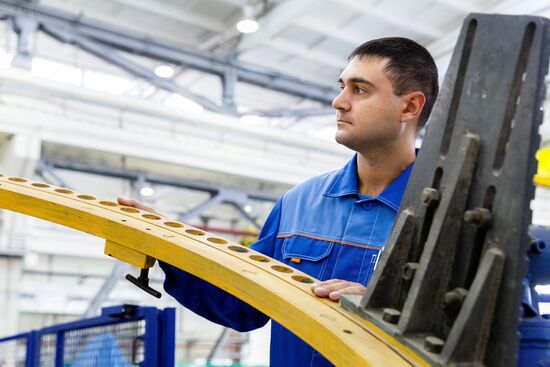 Russian Defense Minister Sergey Shoigu visits Krasnoyarsk machine-building plant