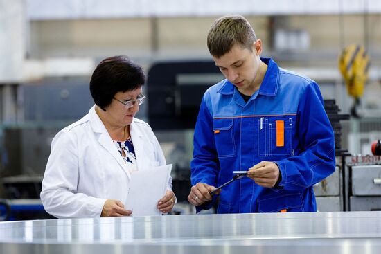 Russian Defense Minister Sergey Shoigu visits Krasnoyarsk machine-building plant