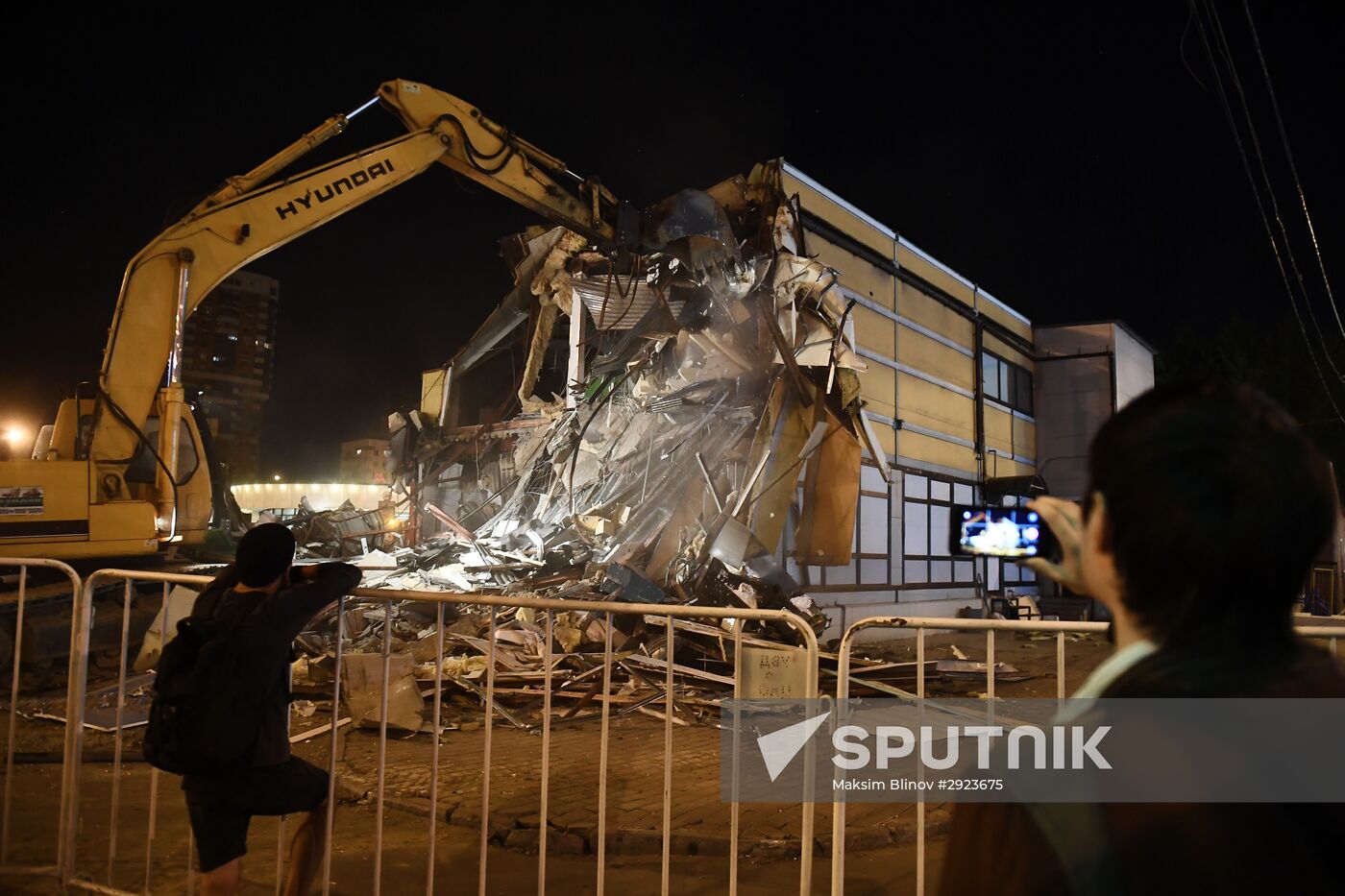 Demolition of unauthorized buildings continues in Moscow