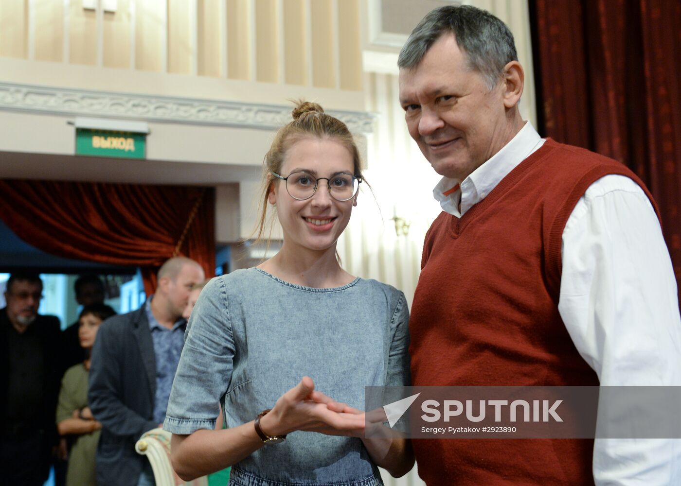 Gathering of Moscow's Et Cetera Theater company