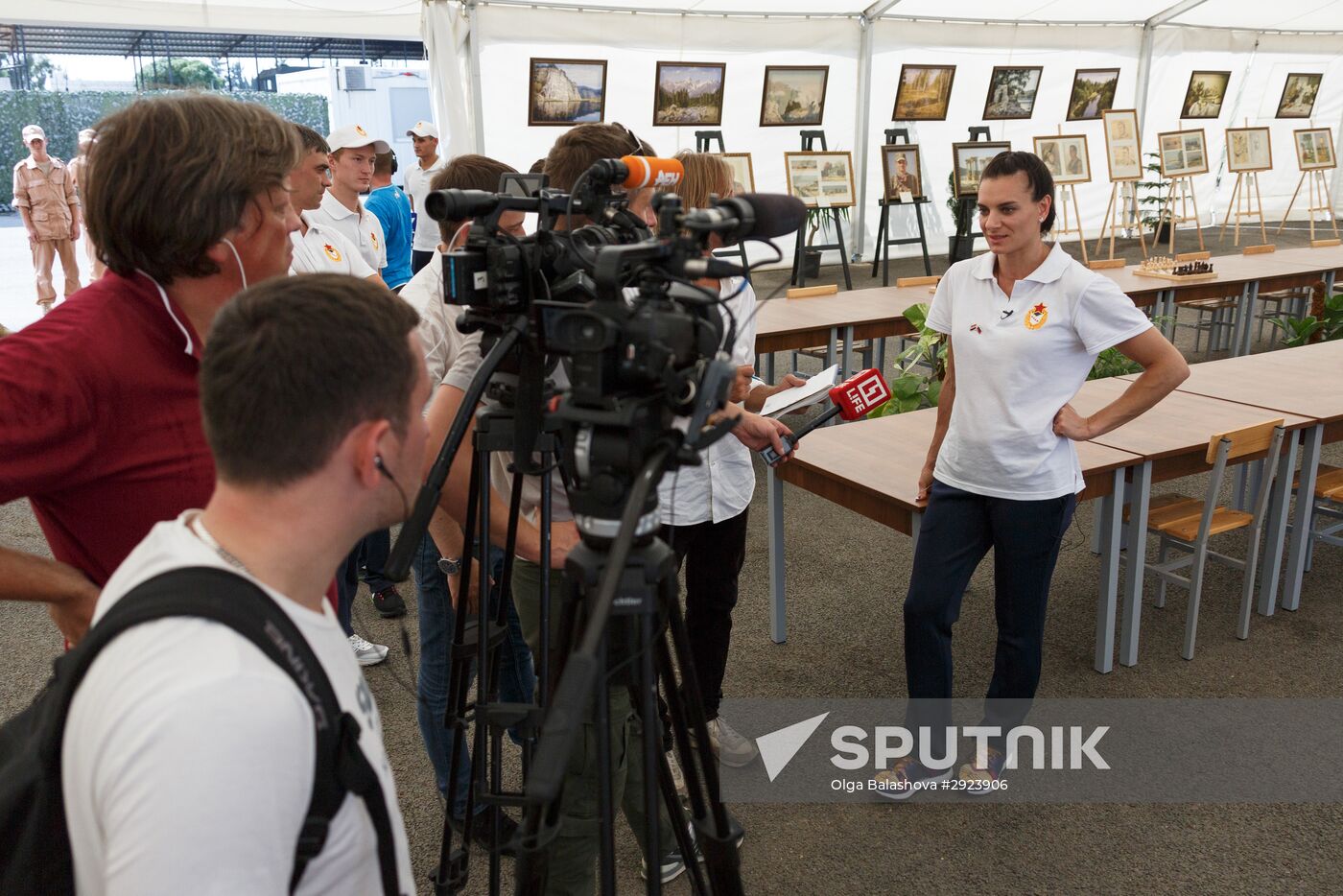 Russian Olympic athletes visit Hmeimim air base in Syria