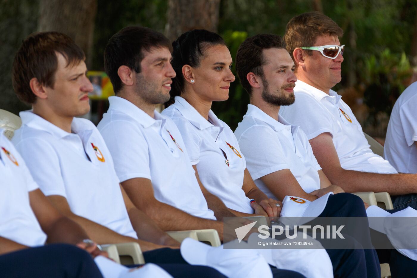 Russian Olympic athletes visit Hmeimim air base in Syria