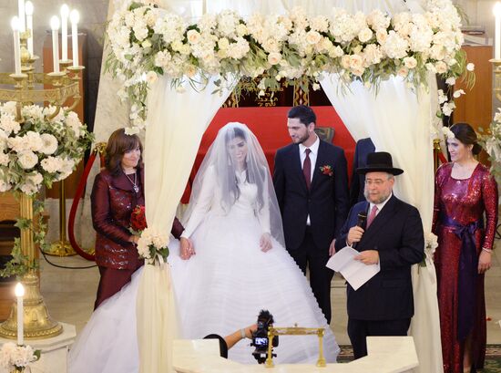 Jewish wedding ceremony