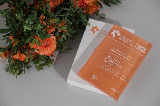 Exhibition of photos by Andrei Stenin International Press Photo Contest winners opens in Moscow