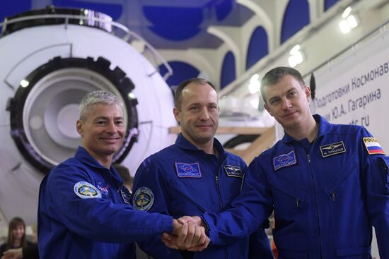 ISS 49/50 Expedition crew undergo comprehensive training. Day Two