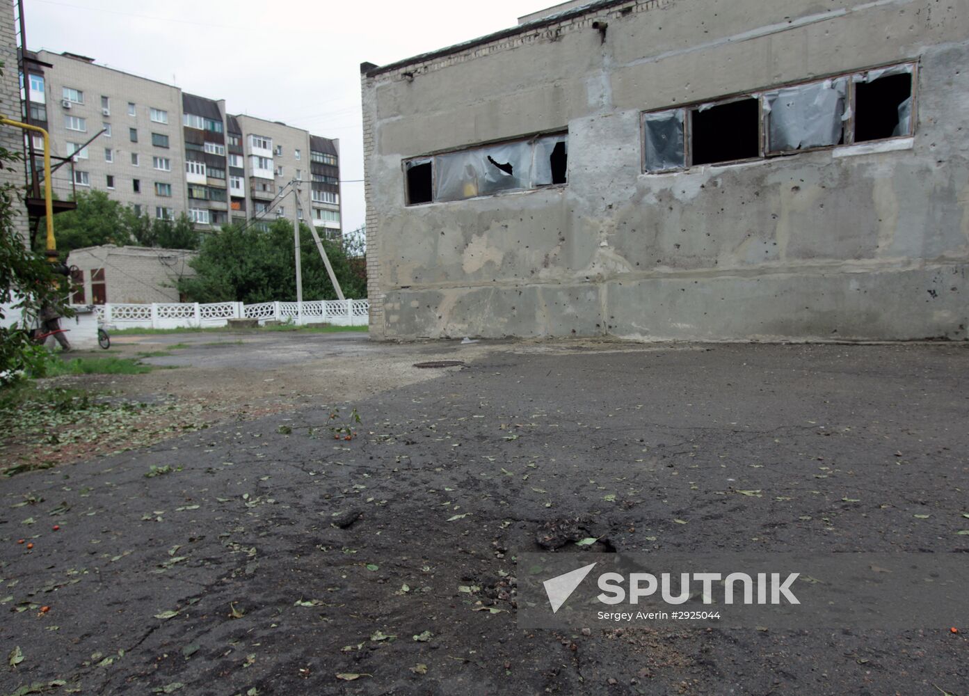 Aftermath of shelling Yasinovataya town