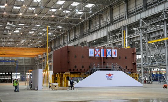 Deputy Prime Minister Dmitry Rogozin's visit to Zvezda shipyard in Vladivostok