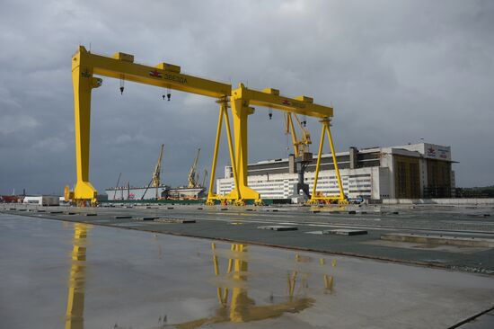 Deputy Prime Minister Dmitry Rogozin's visit to Zvezda shipyard in Vladivostok