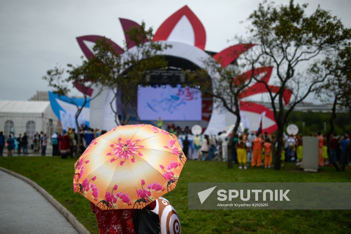 Far East Street Festival opens at 2016 Eastern Economic Forum